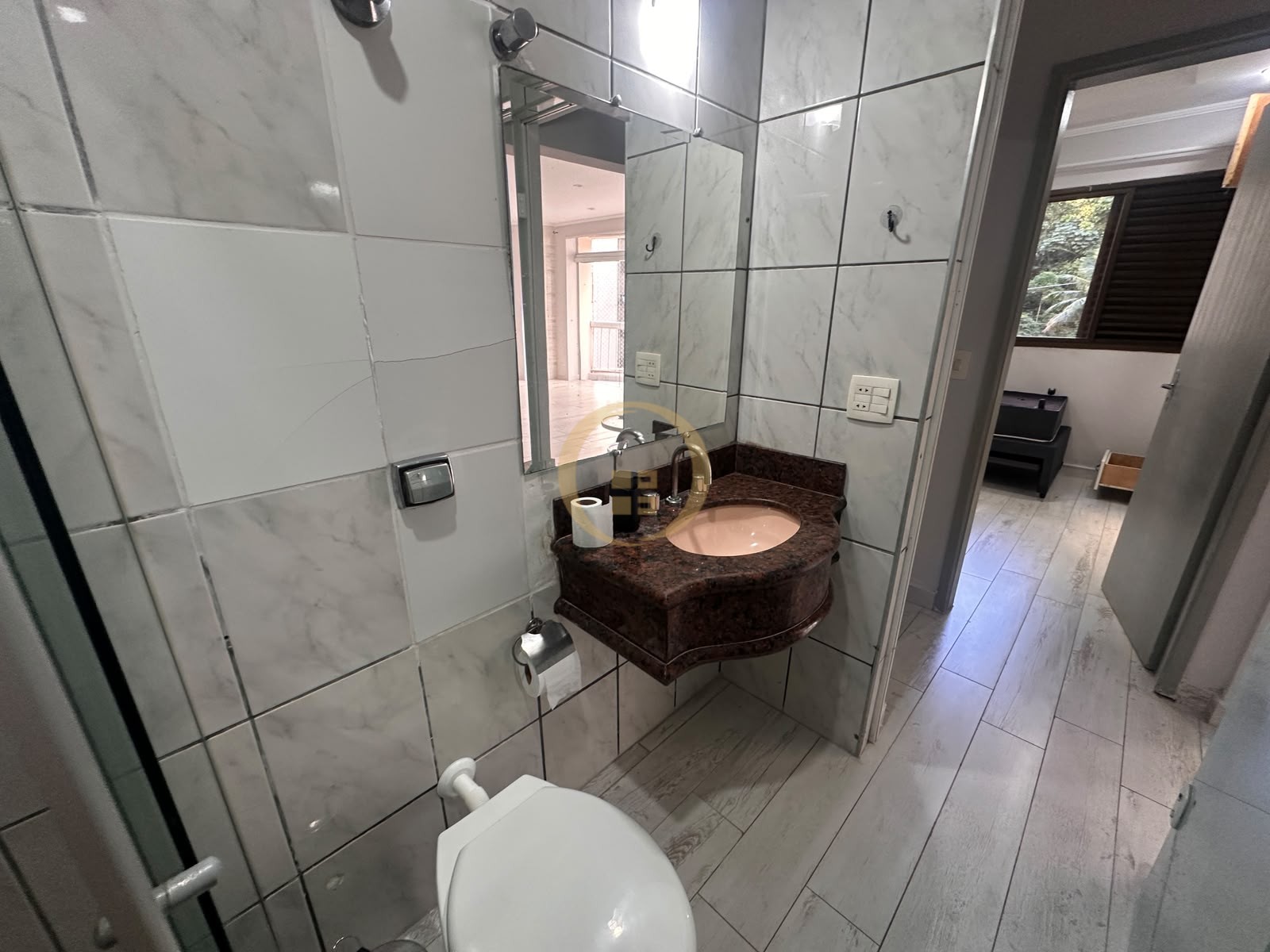 Apartamento na Praia das Pitangueiras, Guarujá - SP