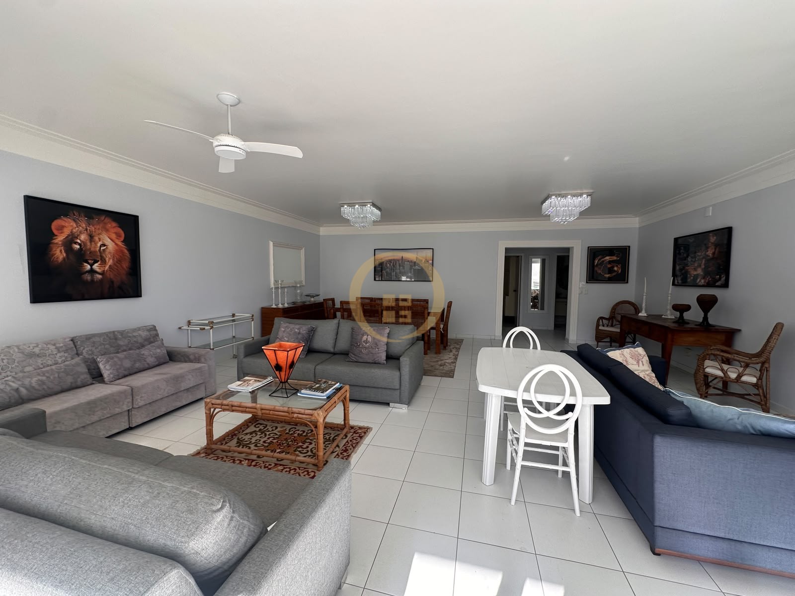 Apartamento Frente ao Mar nas Pitangueiras, Guarujá - SP