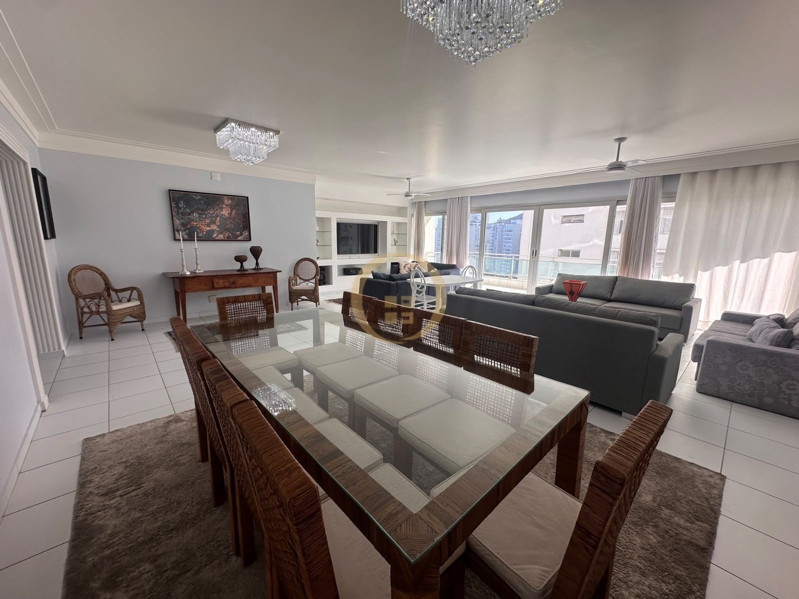 Apartamento Frente ao Mar nas Pitangueiras, Guarujá - SP