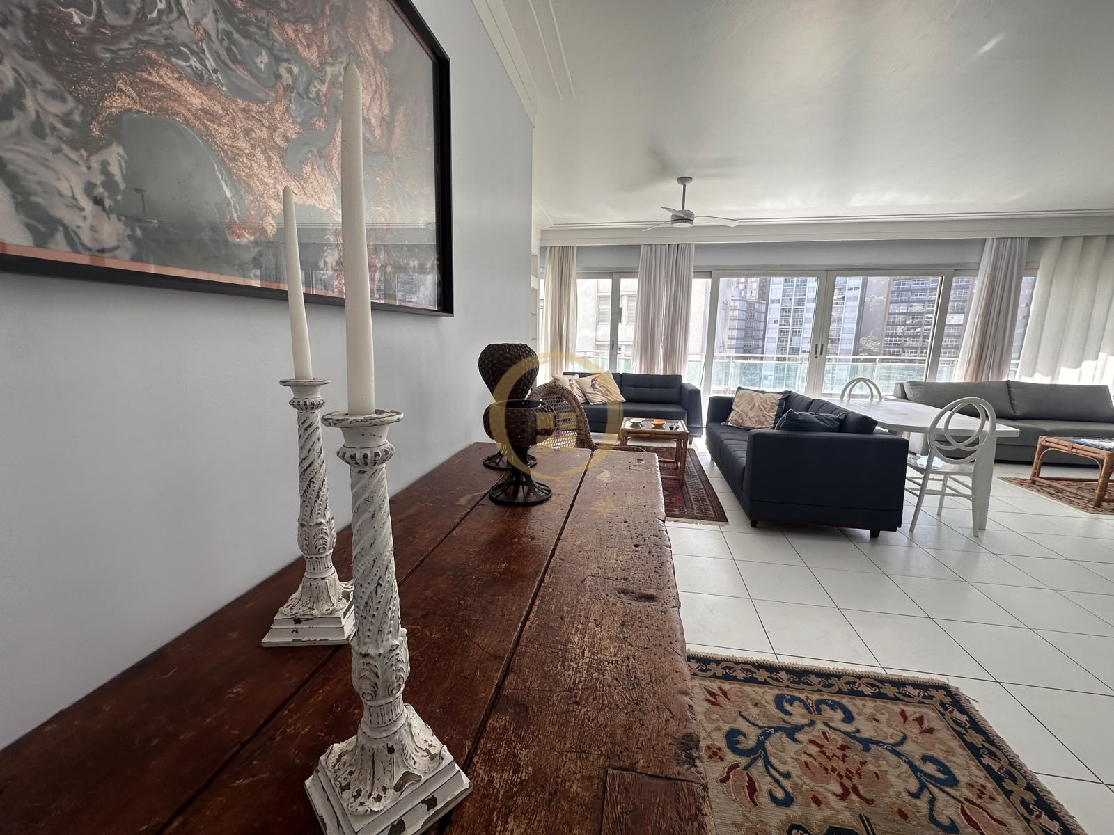 Apartamento Frente ao Mar nas Pitangueiras, Guarujá - SP