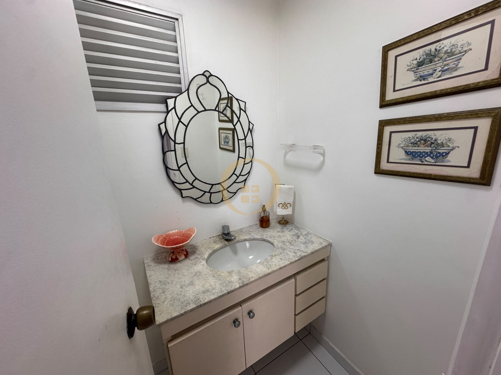 Apartamento Frente ao Mar nas Pitangueiras, Guarujá - SP
