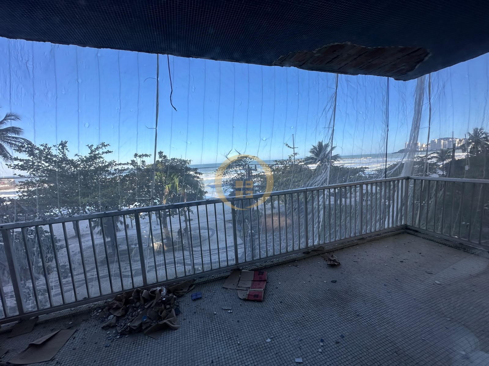 Apartamento Frente ao Mar nas Pitangueiras, Guarujá - SP