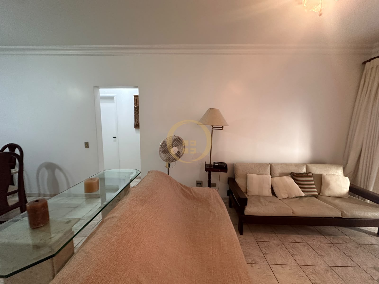 Apartamento na Praia das Pitangueiras, Guarujá - SP