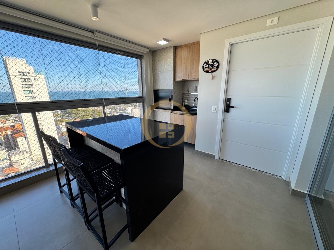 Apartamento na Praia da Enseada, Guarujá - SP