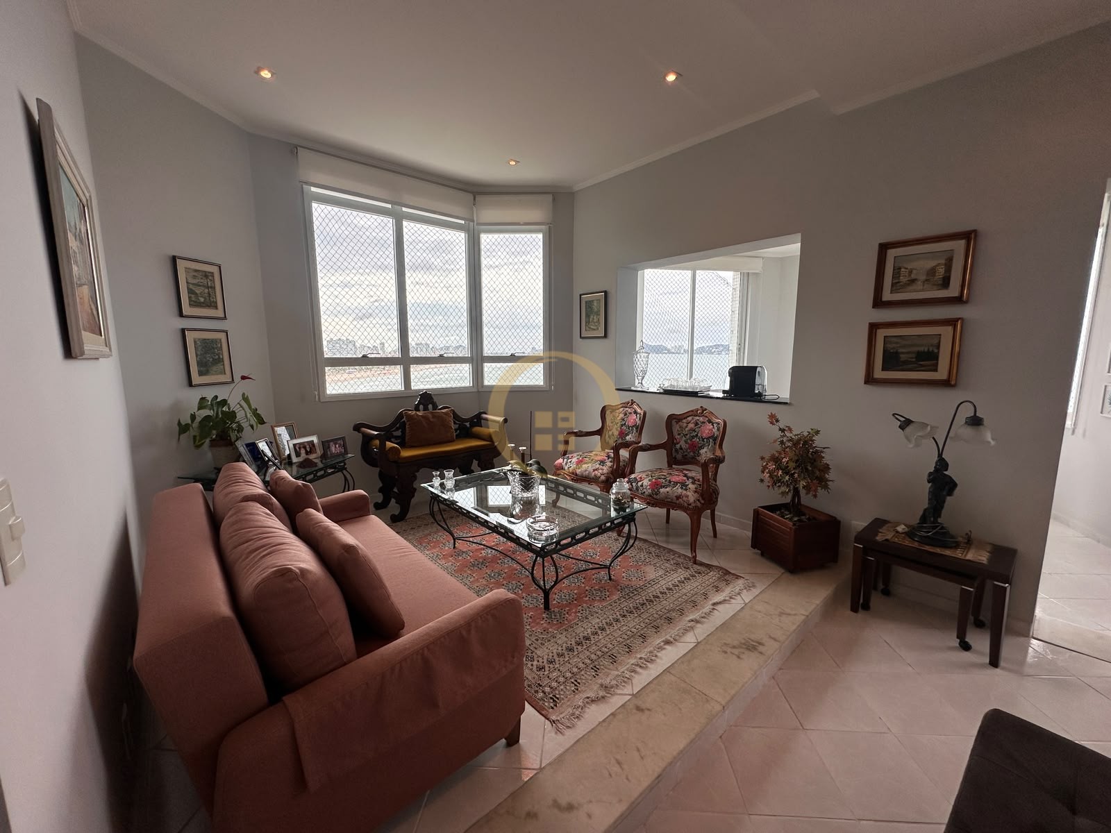 Apartamento Frente ao Mar nas Pitangueiras, Guarujá - SP