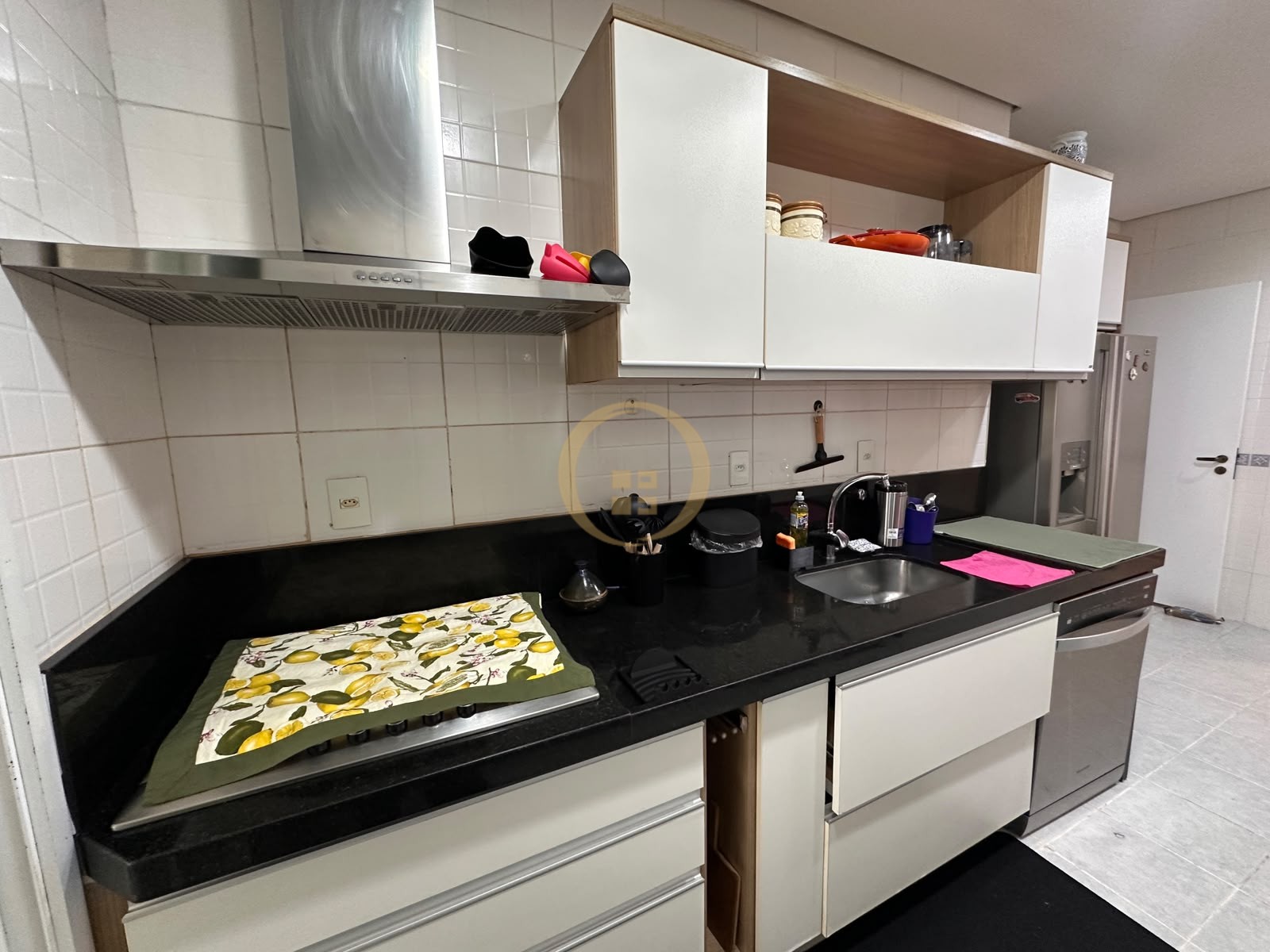 Apartamento Frente ao Mar nas Pitangueiras, Guarujá - SP