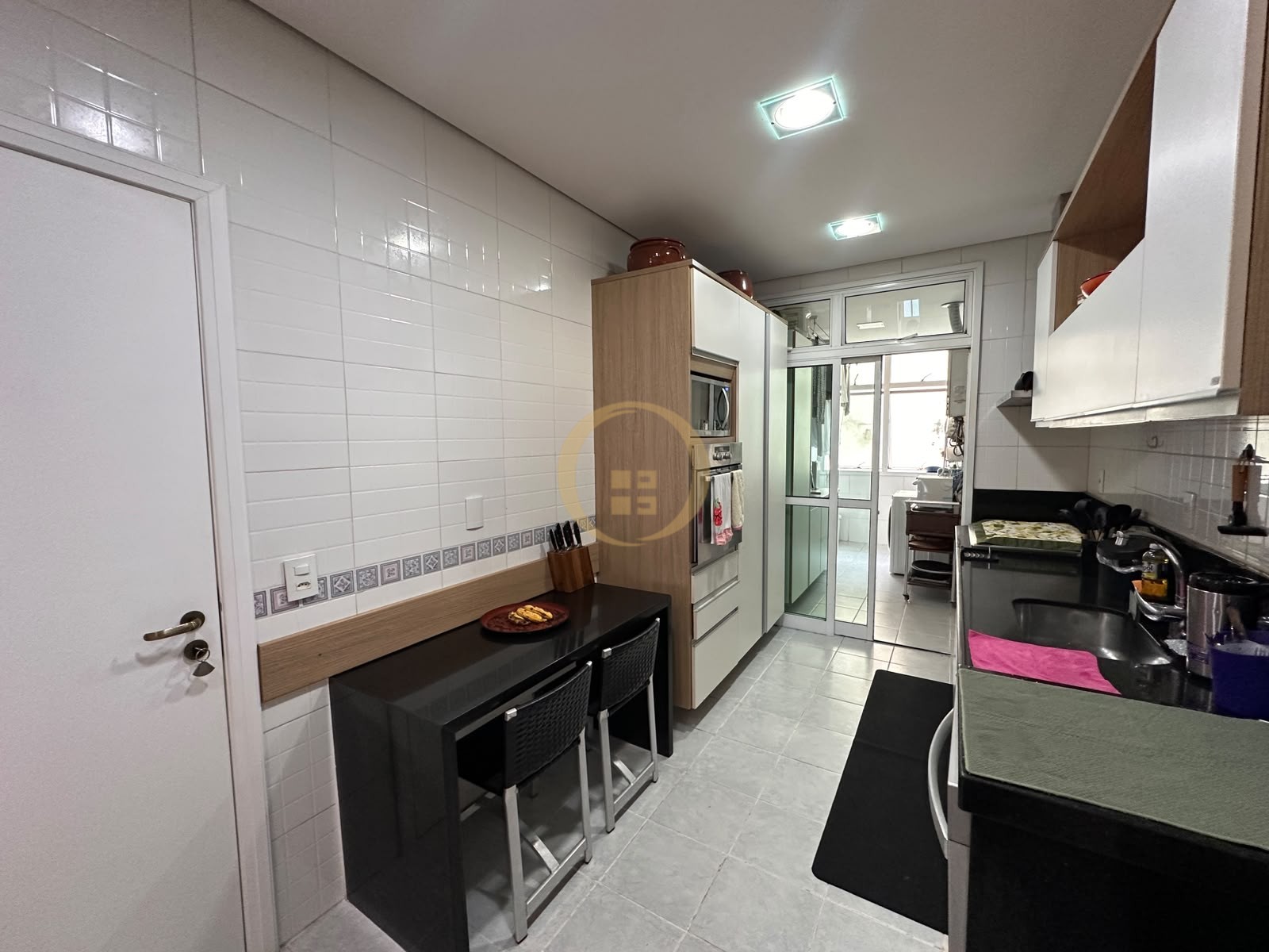 Apartamento Frente ao Mar nas Pitangueiras, Guarujá - SP