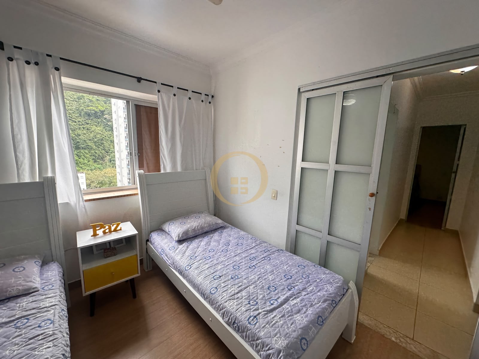 Apartamento na Praia das Pitangueiras, Guarujá - SP