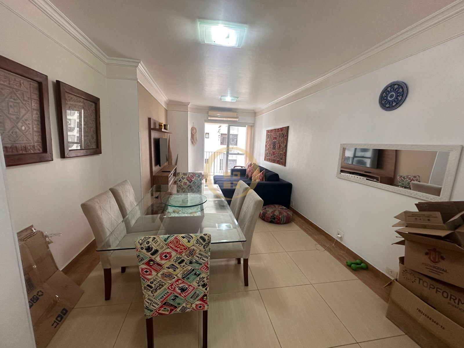 Apartamento na Praia das Pitangueiras, Guarujá - SP