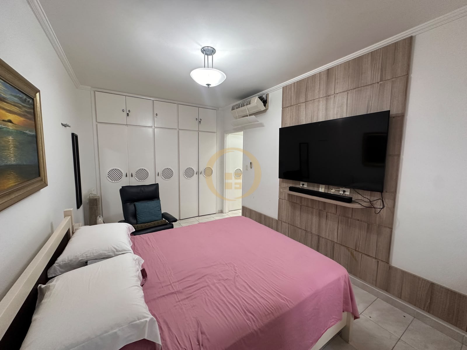 Apartamento Frente ao Mar nas Pitangueiras, Guarujá - SP