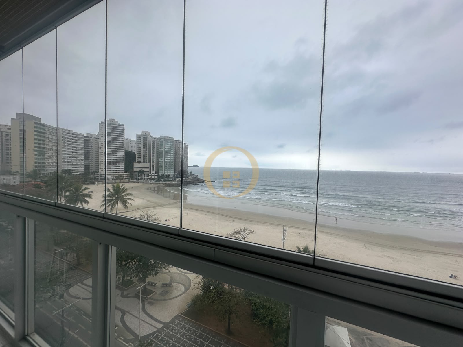 Apartamento Frente ao Mar nas Pitangueiras, Guarujá - SP