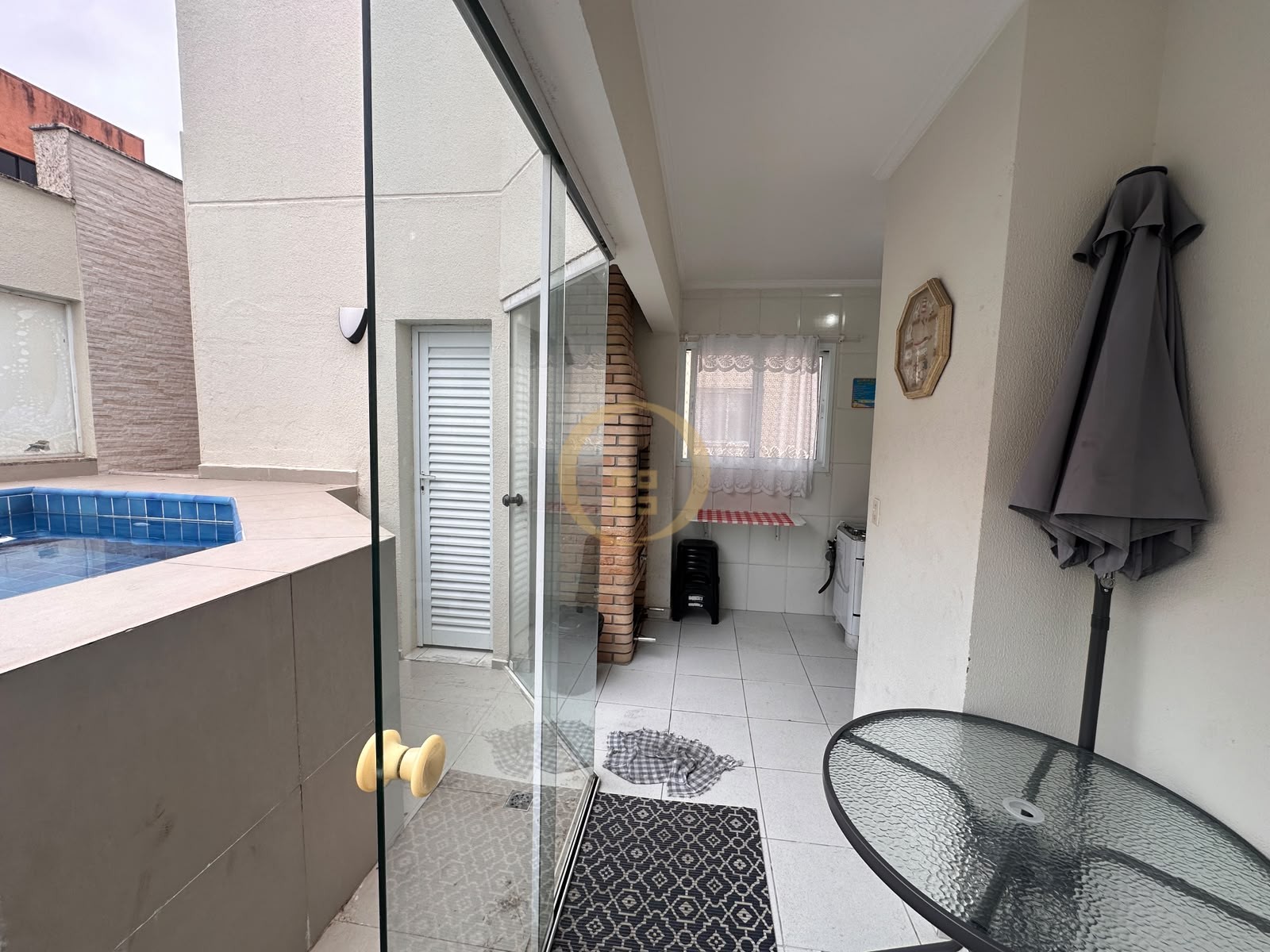 Apartamento-4-dormitorios-Pitangueiras